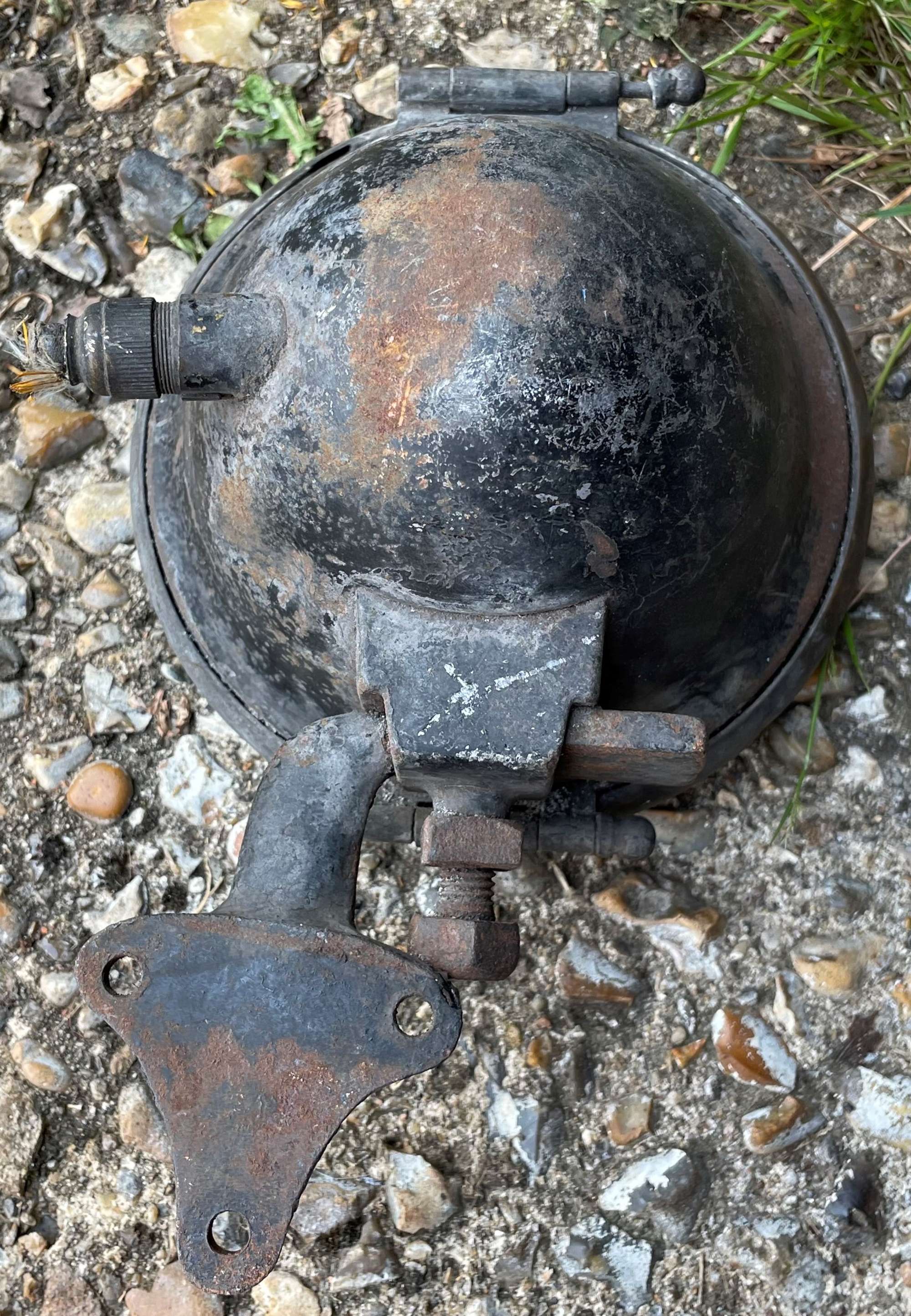 Pair of Saxon Toledo Lamps with Scuttle Mounts