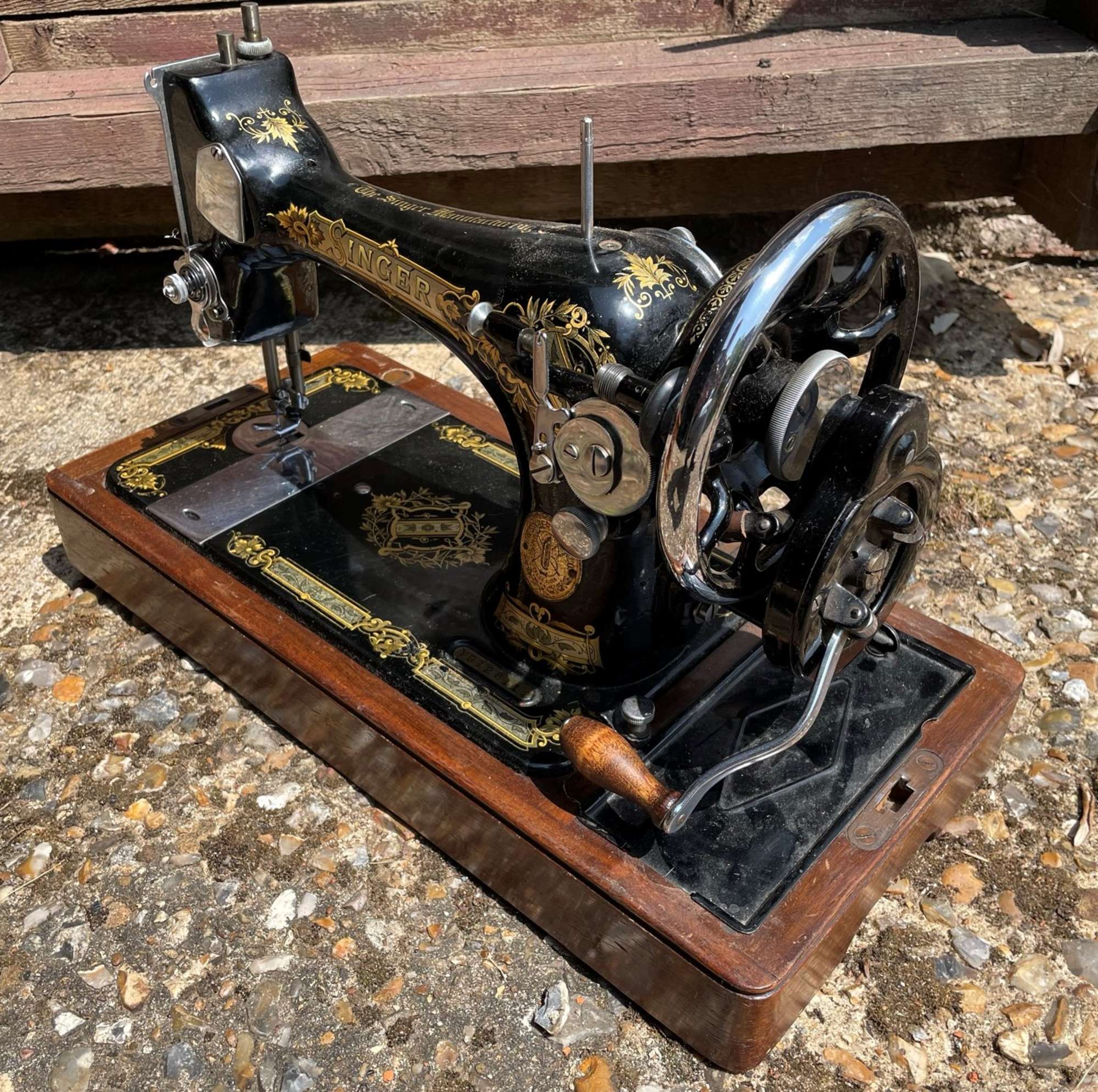 Antique (Circa 1920s) Crank-Handle Singer Sewing Machine in Box 