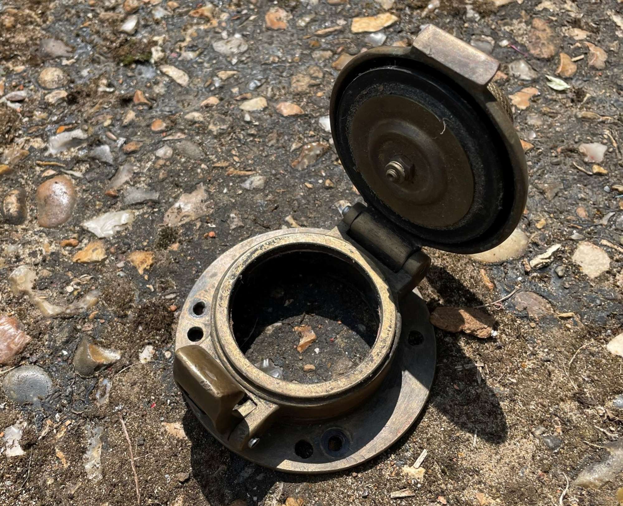 Bronze Enots Quick-Release Filler Cap with Threaded Pressure Relief