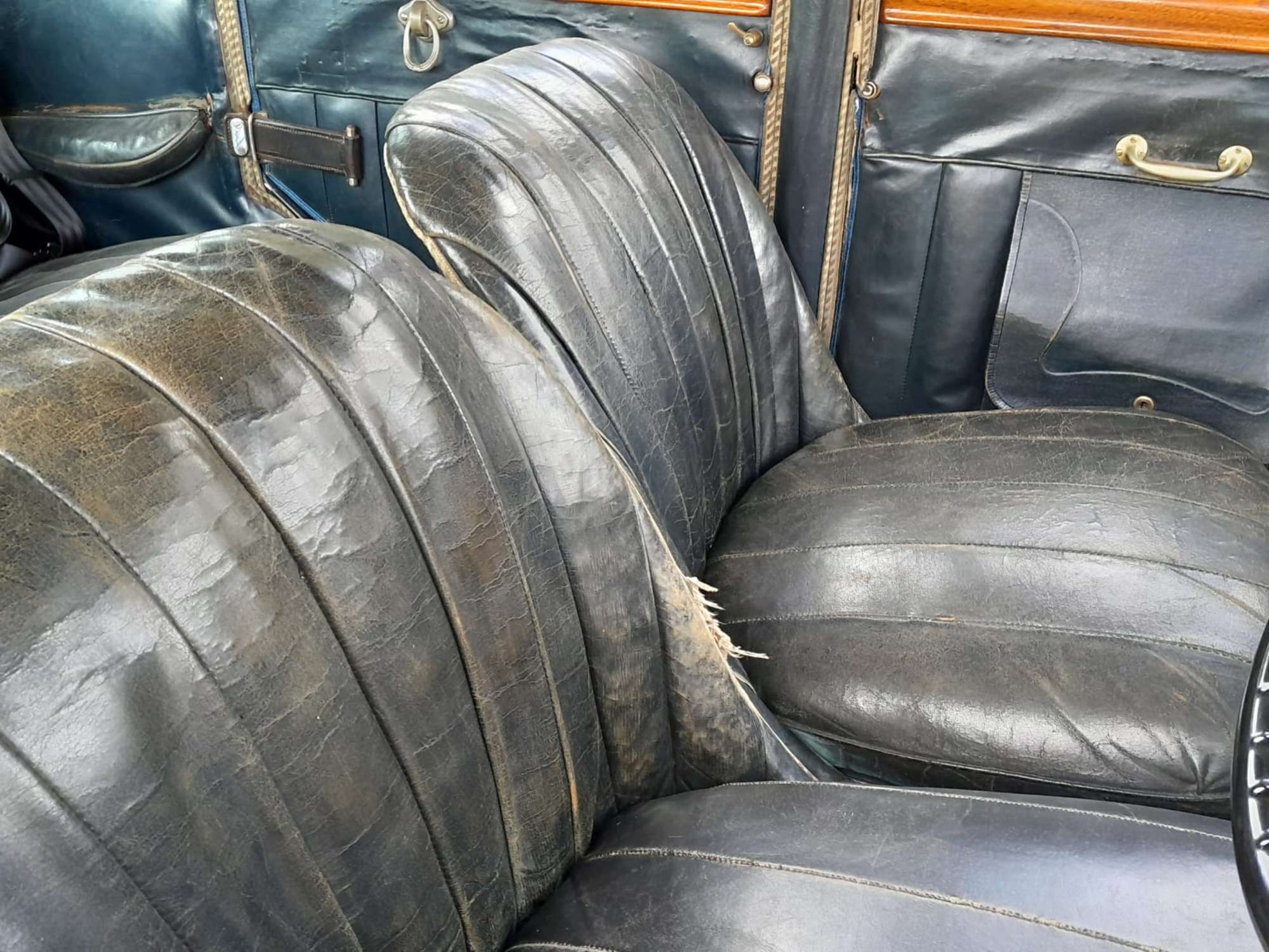 1930 Crossley 15.7 'Delux' Six-Light Shelsley Saloon-For Sale