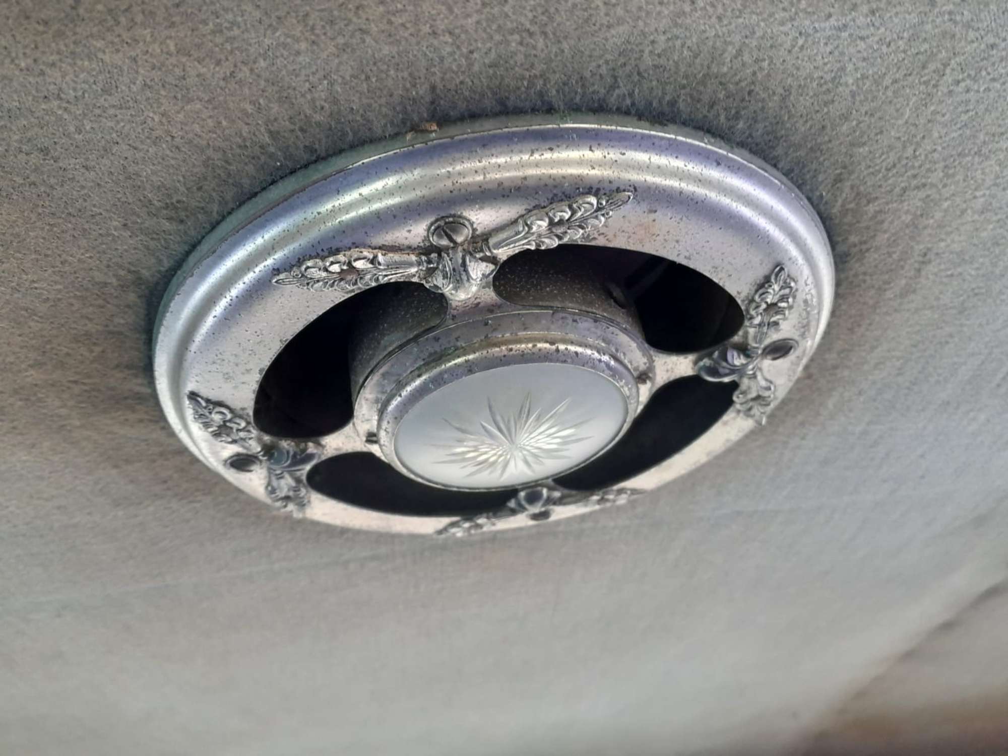 1930 Crossley 15.7 'Delux' Six-Light Shelsley Saloon-For Sale