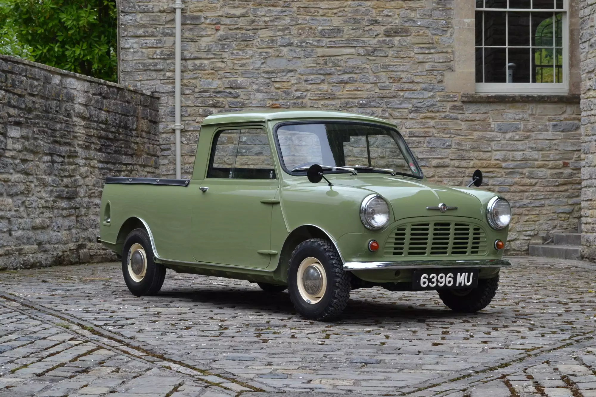 Iconic Auctioneers | 1962 Morris Mini Pick-Up-Sold