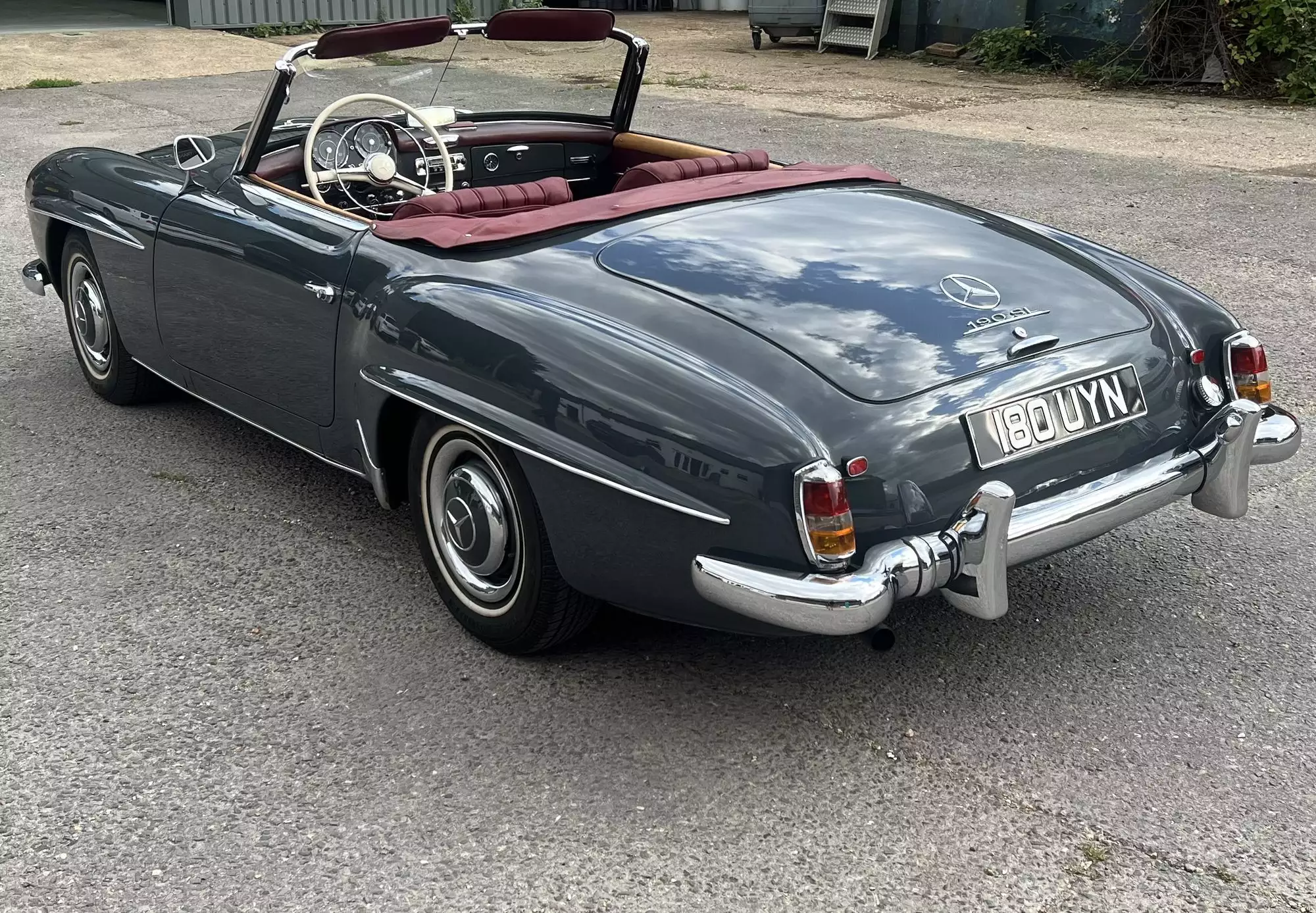 1961 Mercedes-Benz 190 SL-Sold