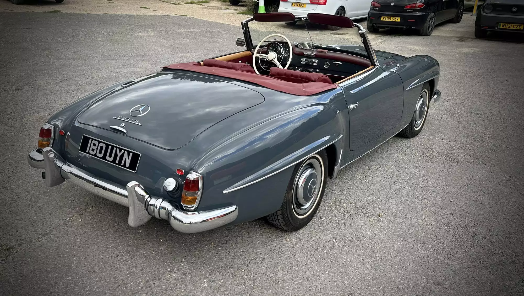 1961 Mercedes-Benz 190 SL-Sold