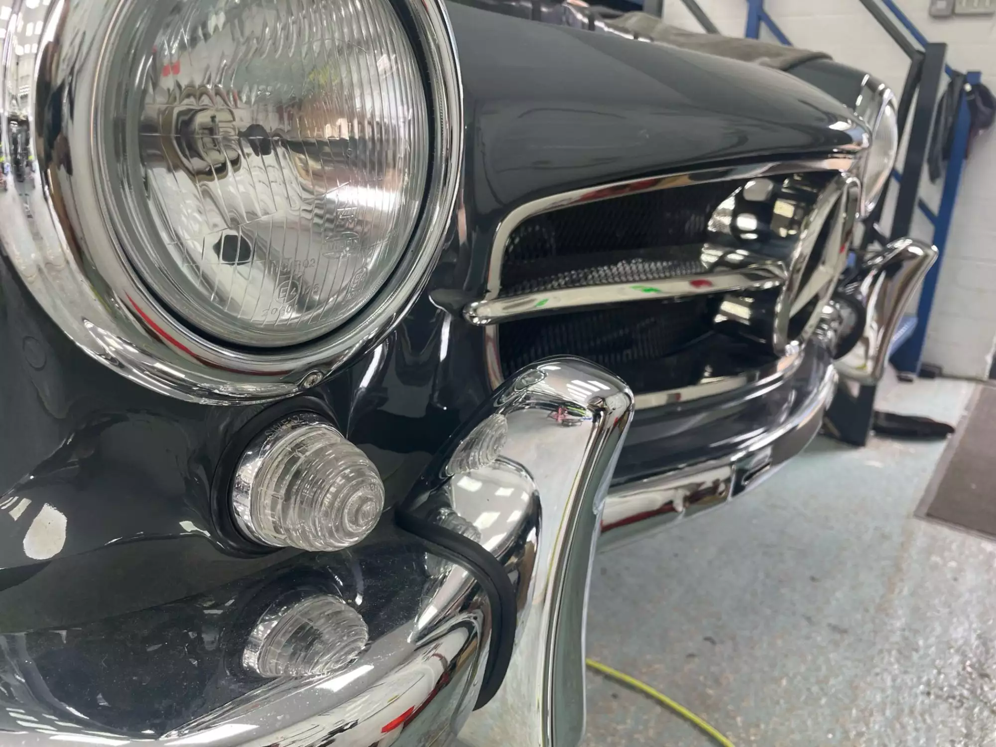 1961 Mercedes-Benz 190 SL-Sold