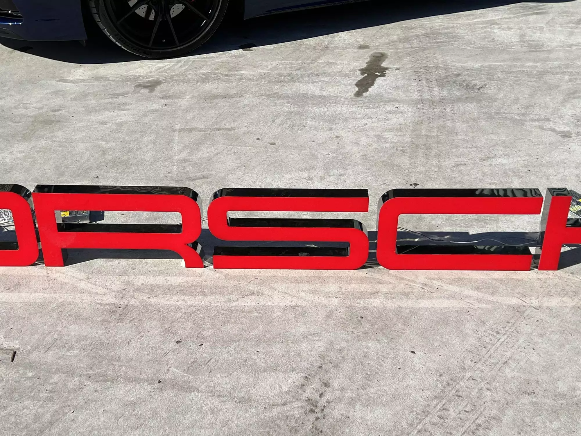 Large 3.5m Illuminated Porsche-Style Outdoor Dealership Sign