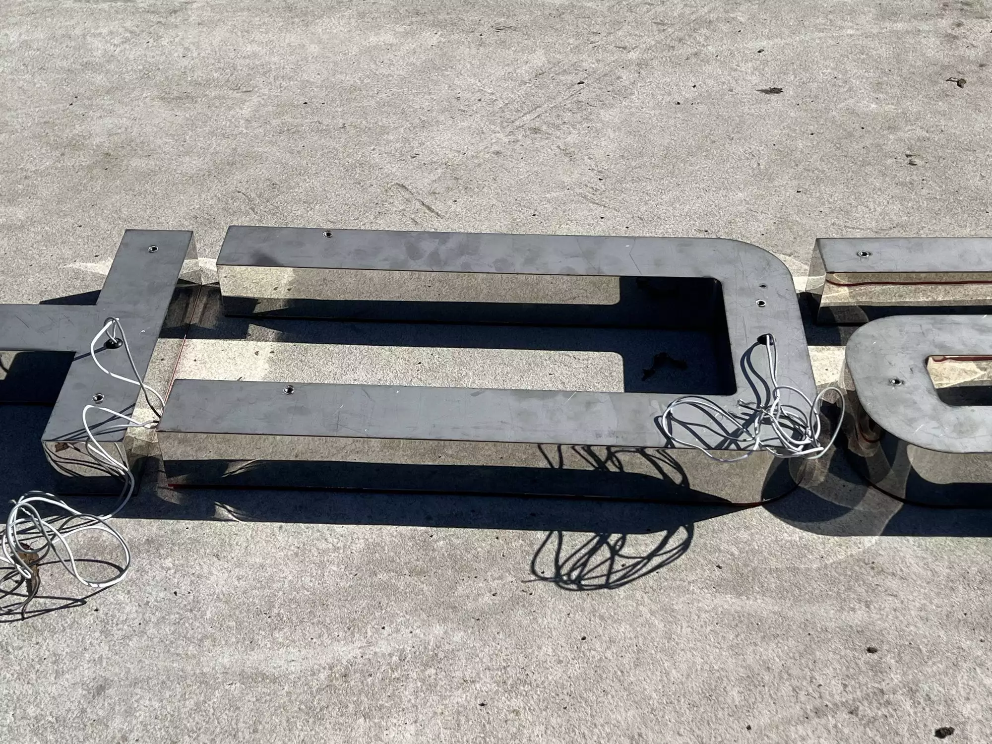 Large 3.5m Illuminated Porsche-Style Outdoor Dealership Sign