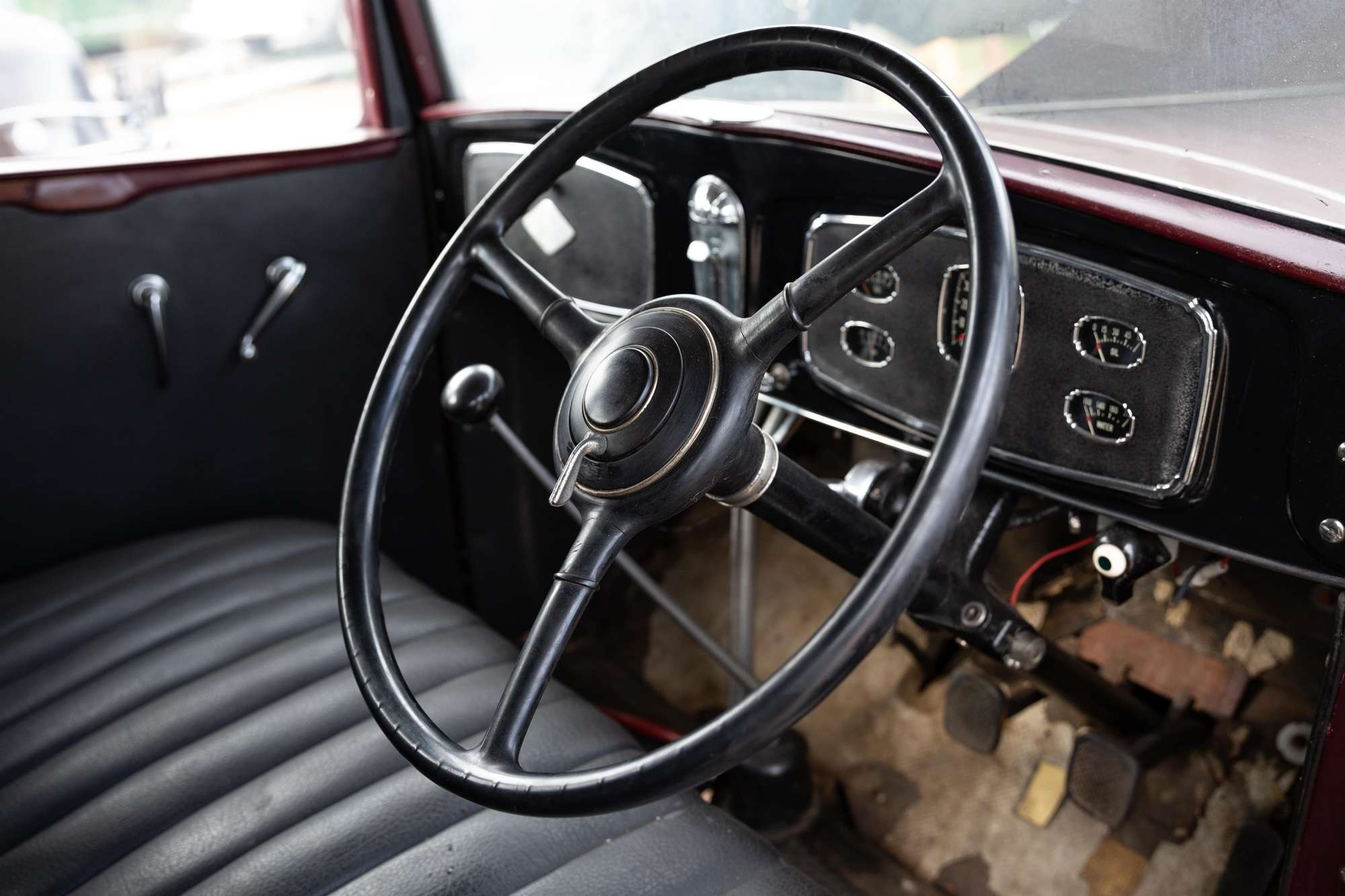 1932 Buick 32 Sedan (8-57)-Sold