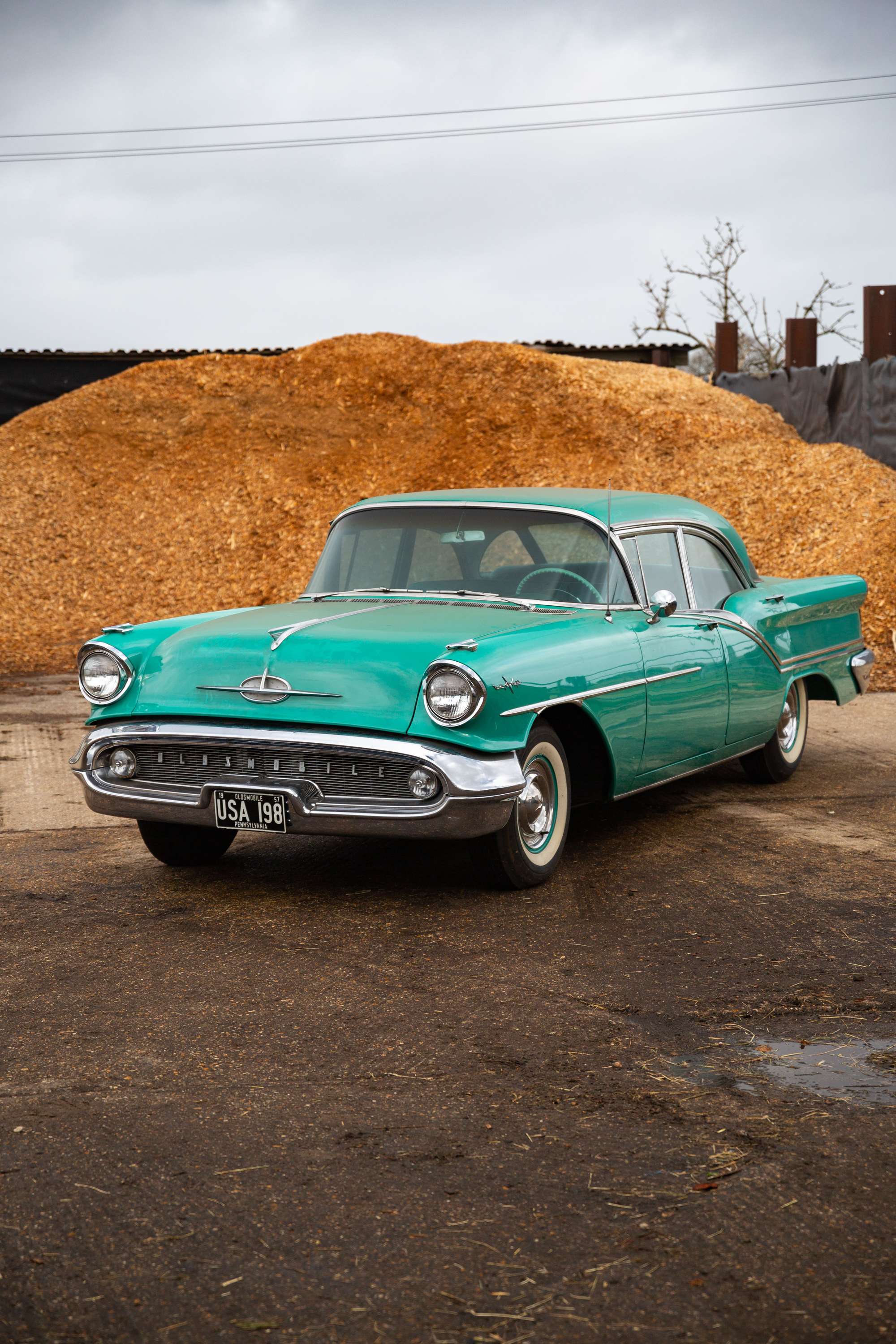1957 Oldsmobile Starfire Ninety-Eight Holiday Sedan-Sold