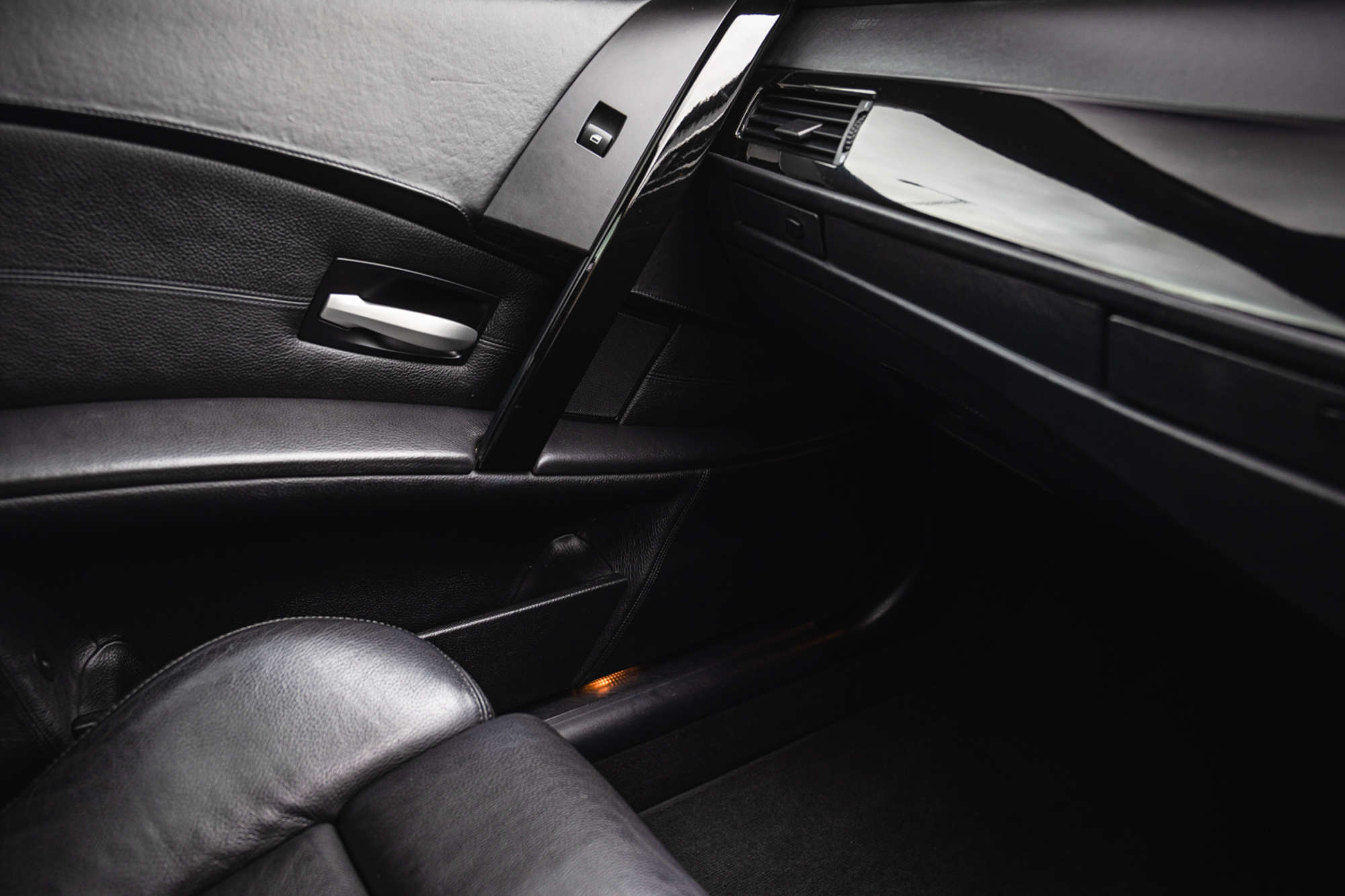 2005 BMW M5 V10 (E60)