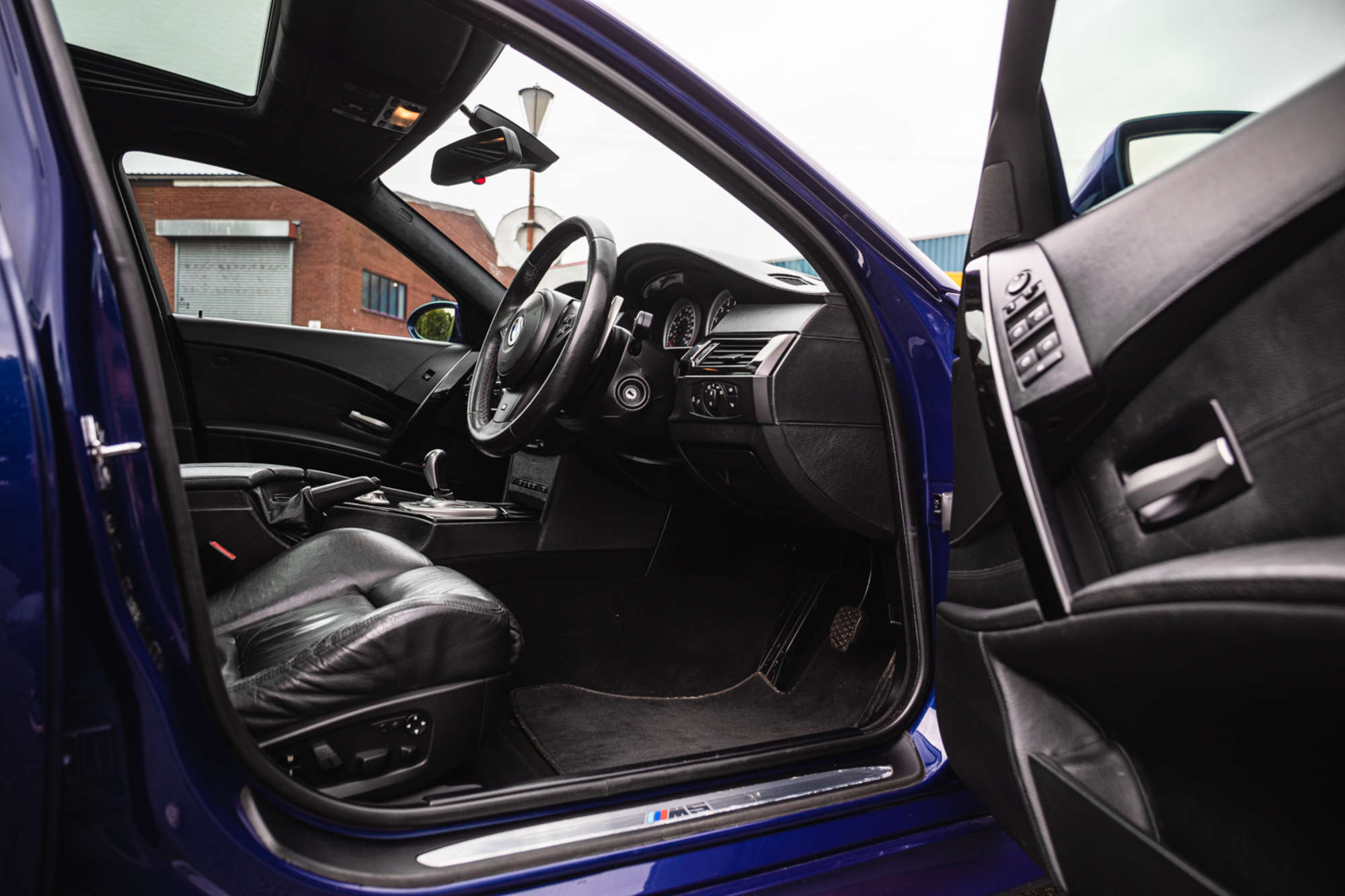 2005 BMW M5 V10 (E60)