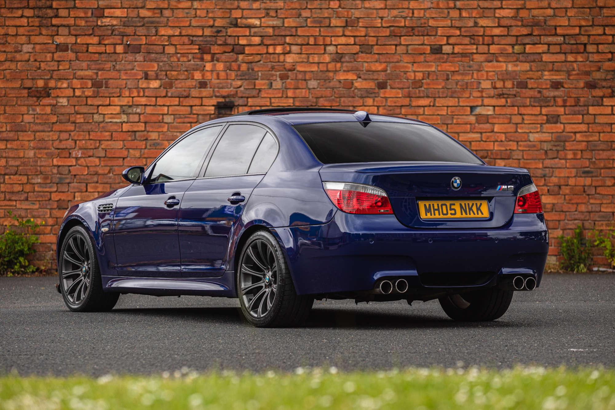 2005 BMW M5 V10 (E60)