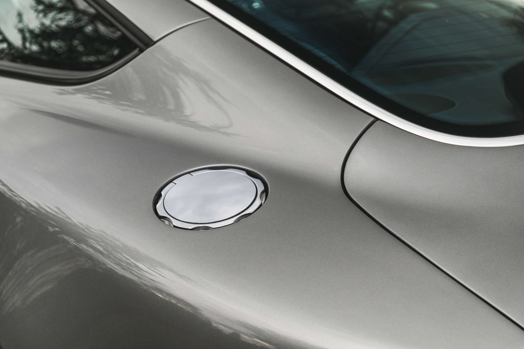 **Withdrawn** 2002 Aston Martin V12 Vanquish*