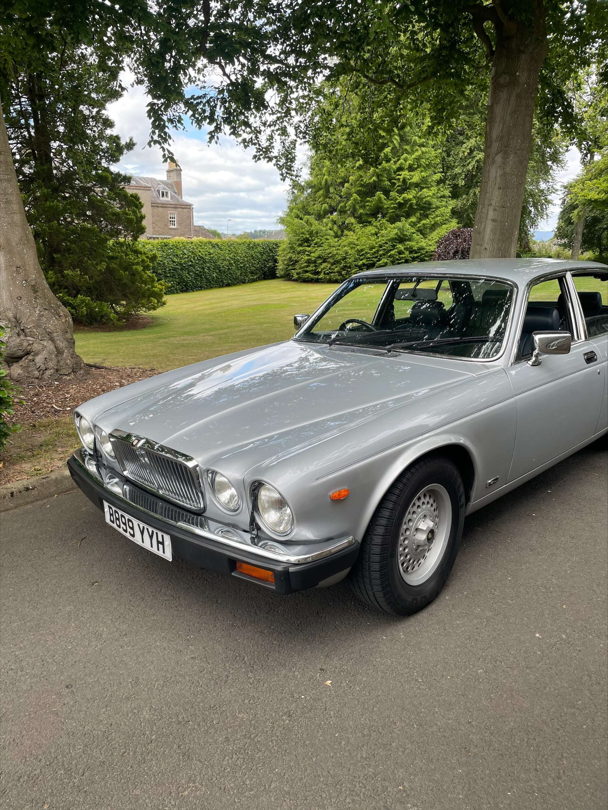 1985 Jaguar Sovereign HE 5.3-Litre V12 Auto 