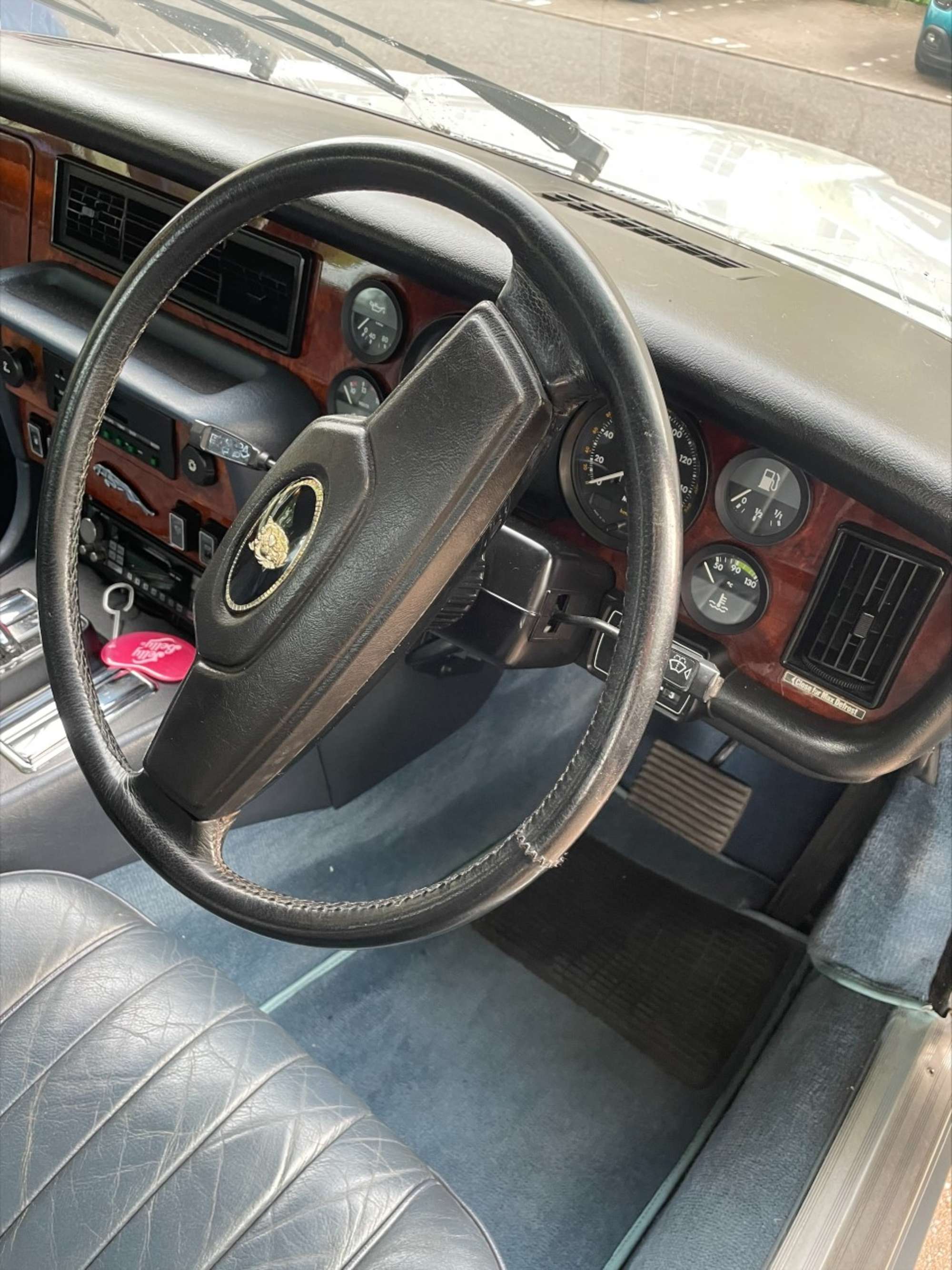 1985 Jaguar Sovereign HE 5.3-Litre V12 Auto 