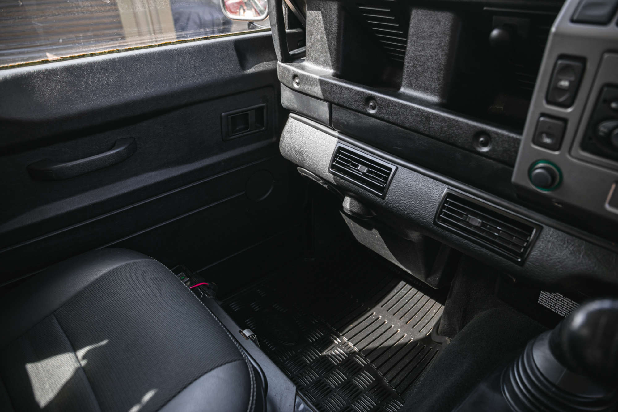 2006 Land Rover Defender 90 XS TD5 Station Wagon