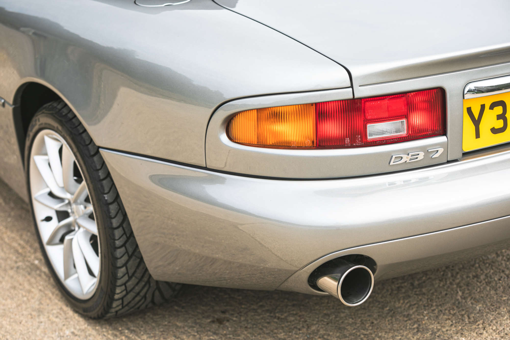 2001 Aston Martin DB7 V12 Vantage Volante
