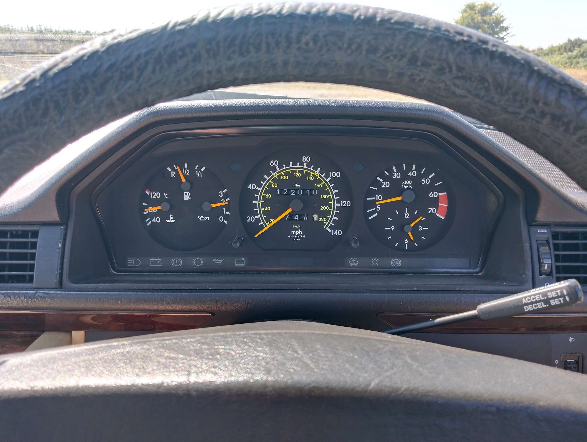 1990 Mercedes-Benz 230CE (W124)