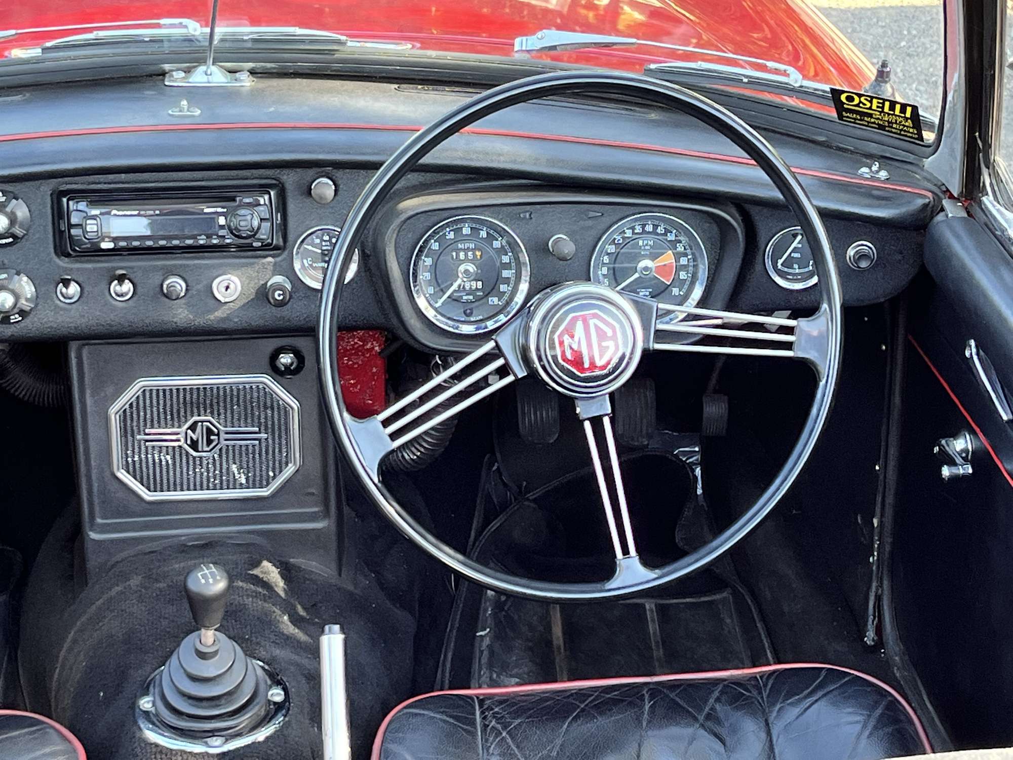 1967 MG B V8 Roadster