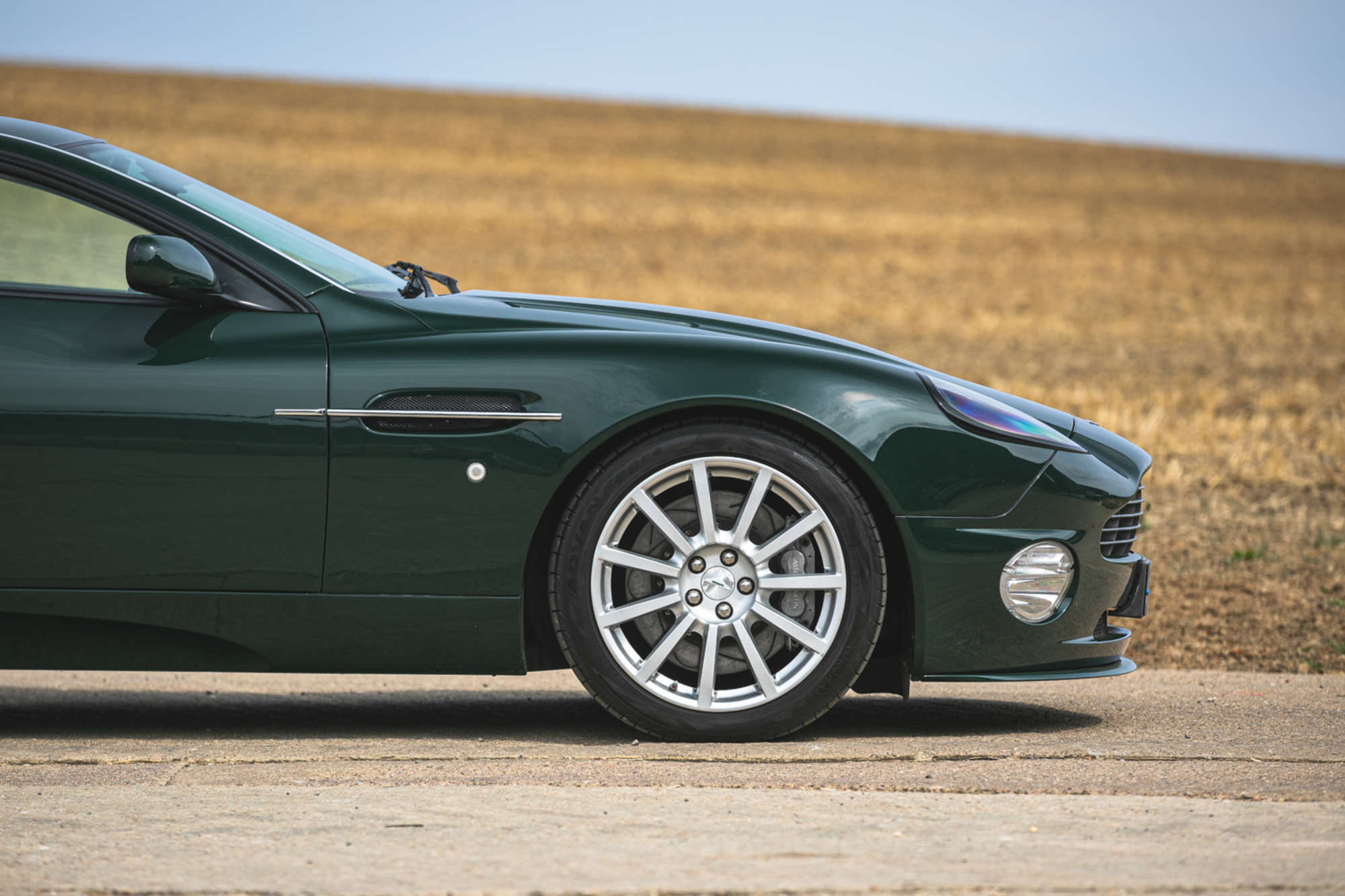 2005 Aston Martin Vanquish S 2+2