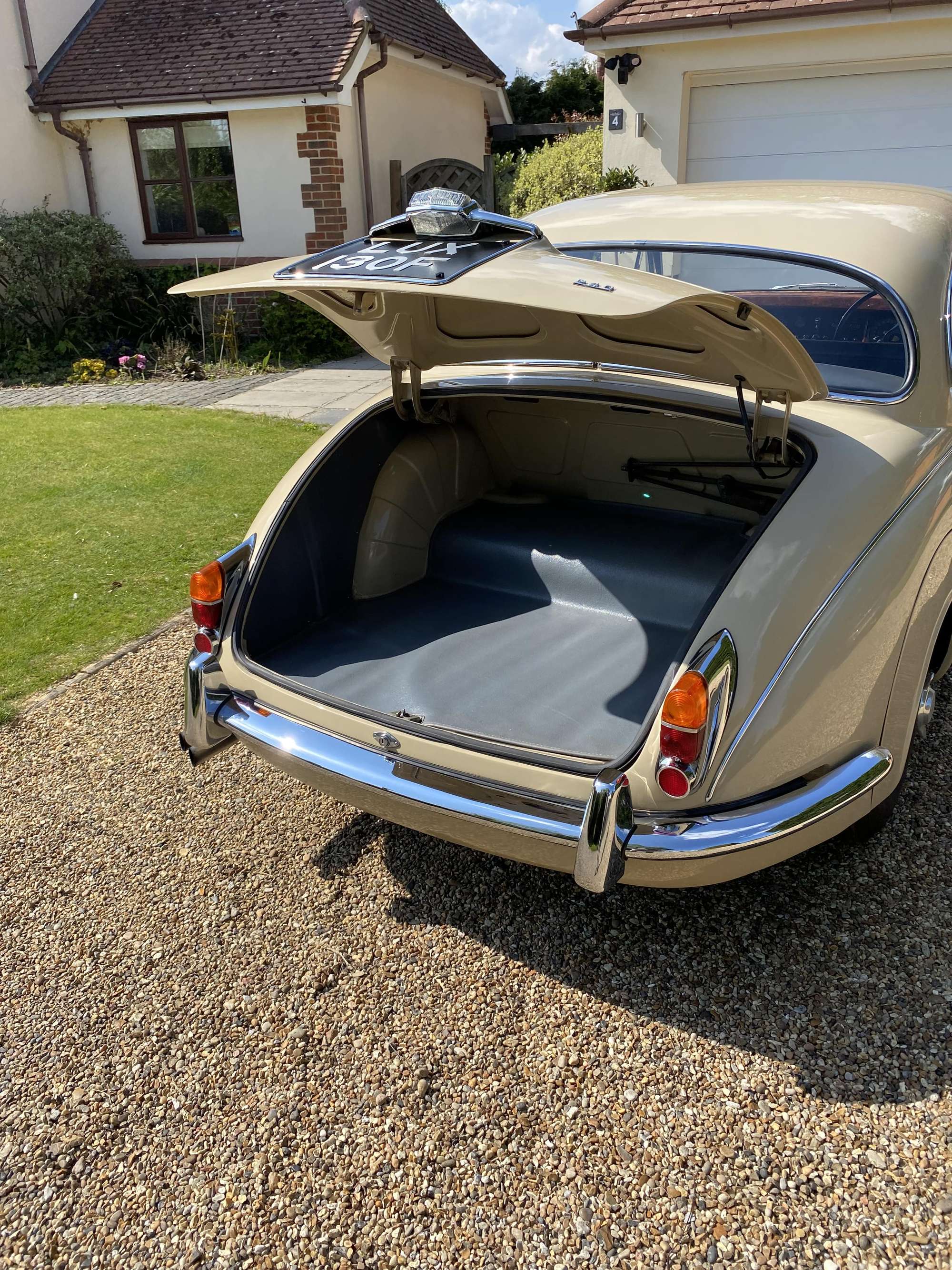 1968 Jaguar 240 Saloon-Sold