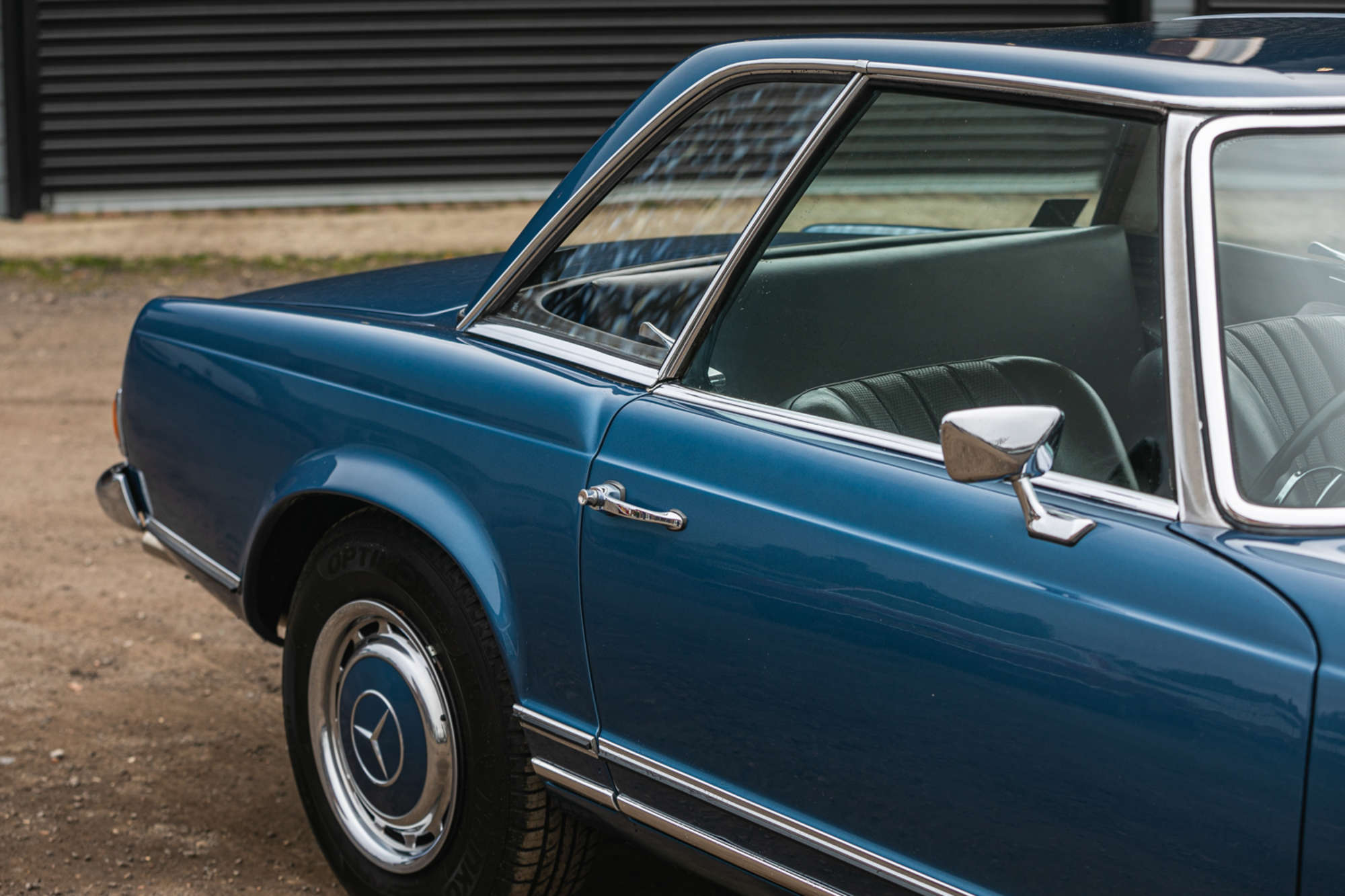 1967 Mercedes-Benz 250SL California Coupé (W113)-Sold