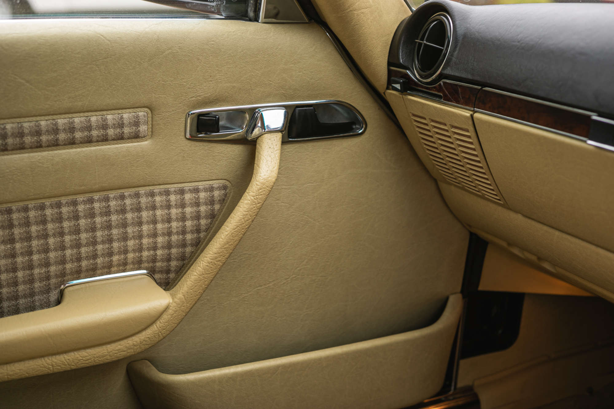 1983 Mercedes-Benz 280SL (R107) - Ex-Sheila Hancock-For Sale