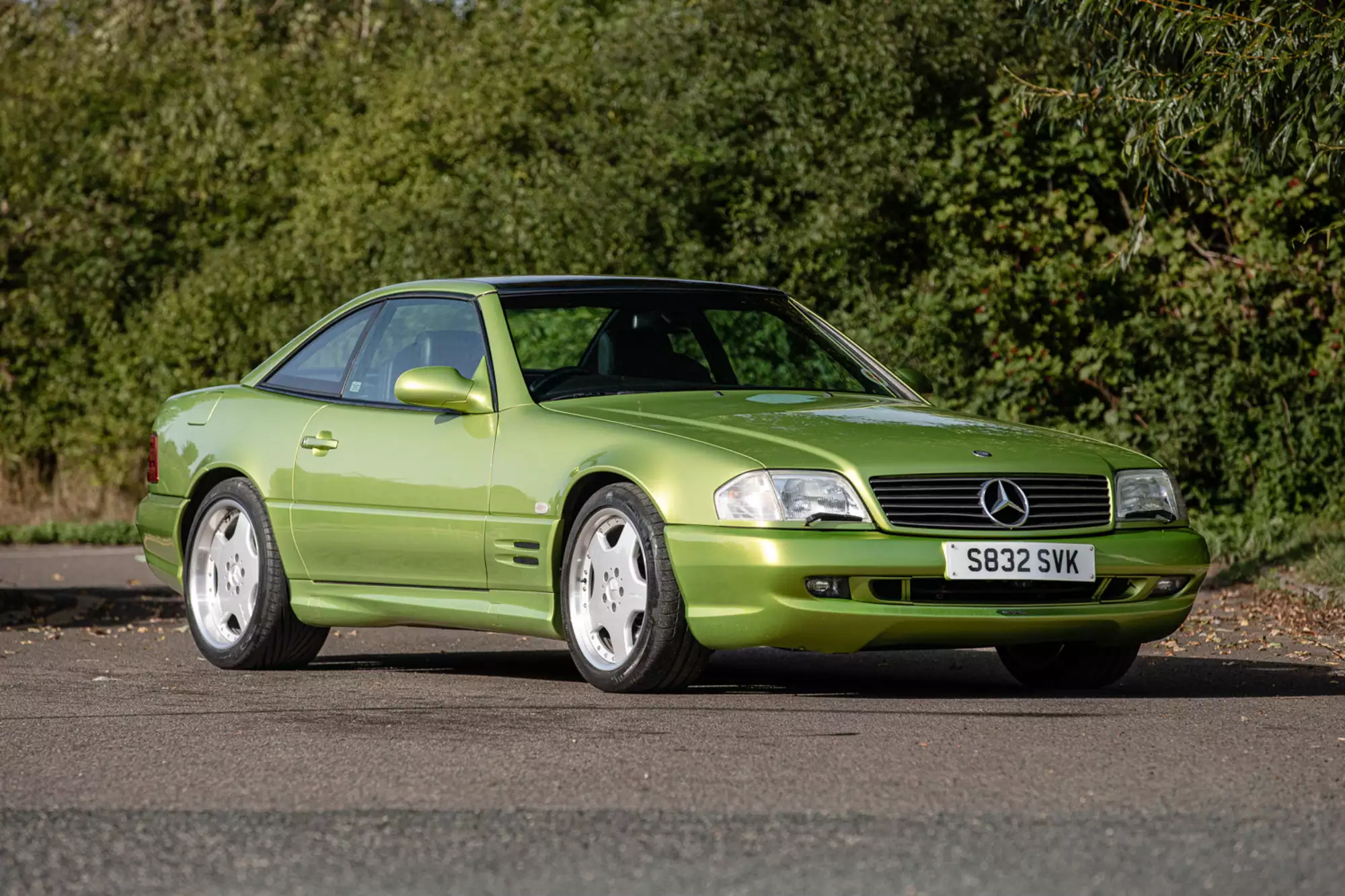 Iconic Auctioneers | 1998 Mercedes-Benz SL320 Designo AMG-Sold