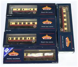 Bachmann Branchline OO gauge group of boxed MK1 coaches in crimson/cream, comprising