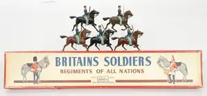 Britains - Set 2056 - Union Cavalry (1951 version), comprising: Officer with extended sabre arm & 4 x mounted troopers carrying rifles.