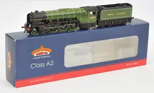 Bachmann branch-line OO Gauge 31-527 Peppercorn A2 Class 4-6-2 No.60528 "Tudor Minstrel" BR  lined apple green 'British Railways'.