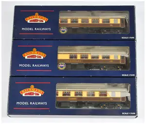 Bachmann Branchline OO gauge BR Mk1 Pullmans with lighting brown & cream, comprising
