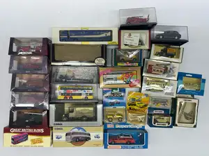 Mixed boxed and loose die-cast vehicle group