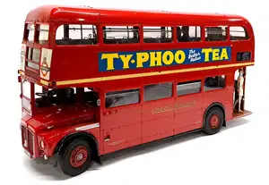 Hachette, a Built 1:12 Scale Classic London Transport Routemaster Bus Model with Magazine (Issue 126) and Components