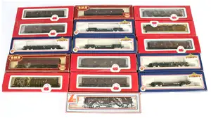 Bachmann Branchline OO Gauge & Dapol wagons to include 50' Siphon Gs, Bachmann Branchline 33-852 30 Ton Bogie Bolster Wagon with Diamond Frame Bogies 70247 in 