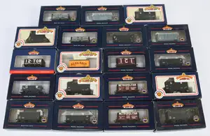 Bachmann group of 19 assorted Wagons to include