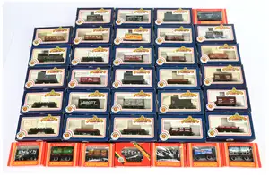 Bachmann Branchline OO Gauge & Hornby (GB) to include 33-100 7 Plank Wagon 1408 in 'Hickleton' Red Livery, 33-951 1 Plank 12 Ton Wagon 70031 in GW Dark Grey Li