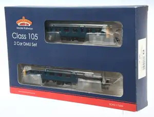 Bachmann OO Gauge 31-325 2-car Class 105 DMU in BR blue with yellow ends