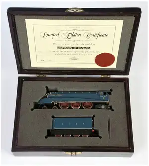 Bachmann Branchline OO Gauge 31-950 (Limited Edition) 4-6-2 LNER blue A4 Class Steam Locomotive No. 4489 "Dominion of Canada" complete with certificate No. 128