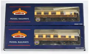 Bachmann Branchline OO gauge BR Mk1 Pullmans brown & cream, comprising