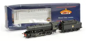 Bachmann Branchline OO gauge 32-257A WD Austerity 2-8-0 No.90732 "Vulcan" early emblem superdetailed