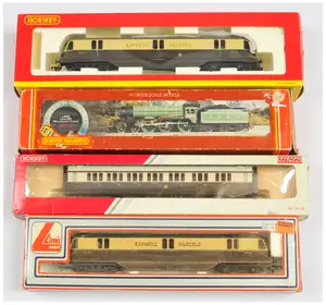 Hornby (GB/China) OO Gauge R2876 GWR Diesel Railcar No.34, R4523 GWR Composite Coach No.6135, R053 LNER Class B17 Locomotive “Manchester United” together w