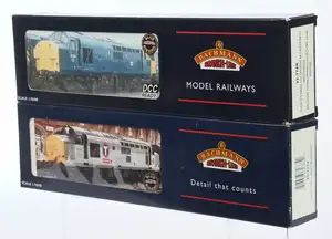 Bachmann pair of Class 37 Diesel Locomotives comprising of