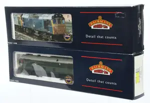 Bachmann pair of BR Diesel Locomotives comprising of