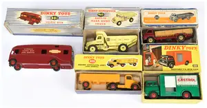 Dinky Toys A Group Of 5 - (1) 409 Bedford Articulated truck, (2) 522 Big Bedford,