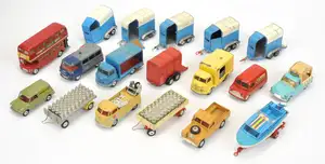 Corgi Toys A Group Of 18 To Include - Rices Beaufort Horse Boxes, Land Rover, Bedford Van plus others