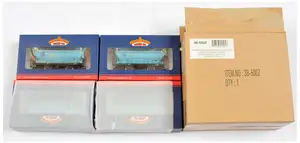 Bachmann Branchline OO Gauge Four pack 38-500Z Covered Hopper Wagon (Covhop) in Ice Blue Sugar Traffic livery, produced exclusively for The Model Centre, house