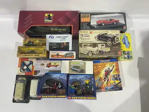 Atlas Dinky Toys, Crescent, Spot-On and others similar, a mixed boxed group to include Dinky Supertoys No.514 Guy Van and No.917 Guy Van, Spot-On by Triang sal