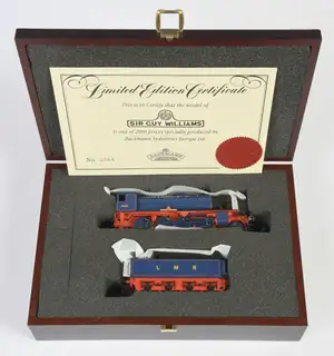 Bachmann 32-250 (Limited Edition) 2-8-0 Longmoor Military Railway lined blue livery