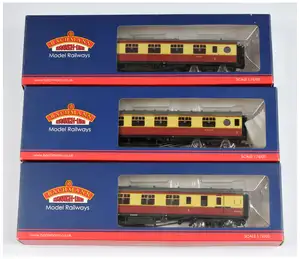 Bachmann Branchline OO gauge LMS porthole coaches trio in BR Crimson & Cream, comprising